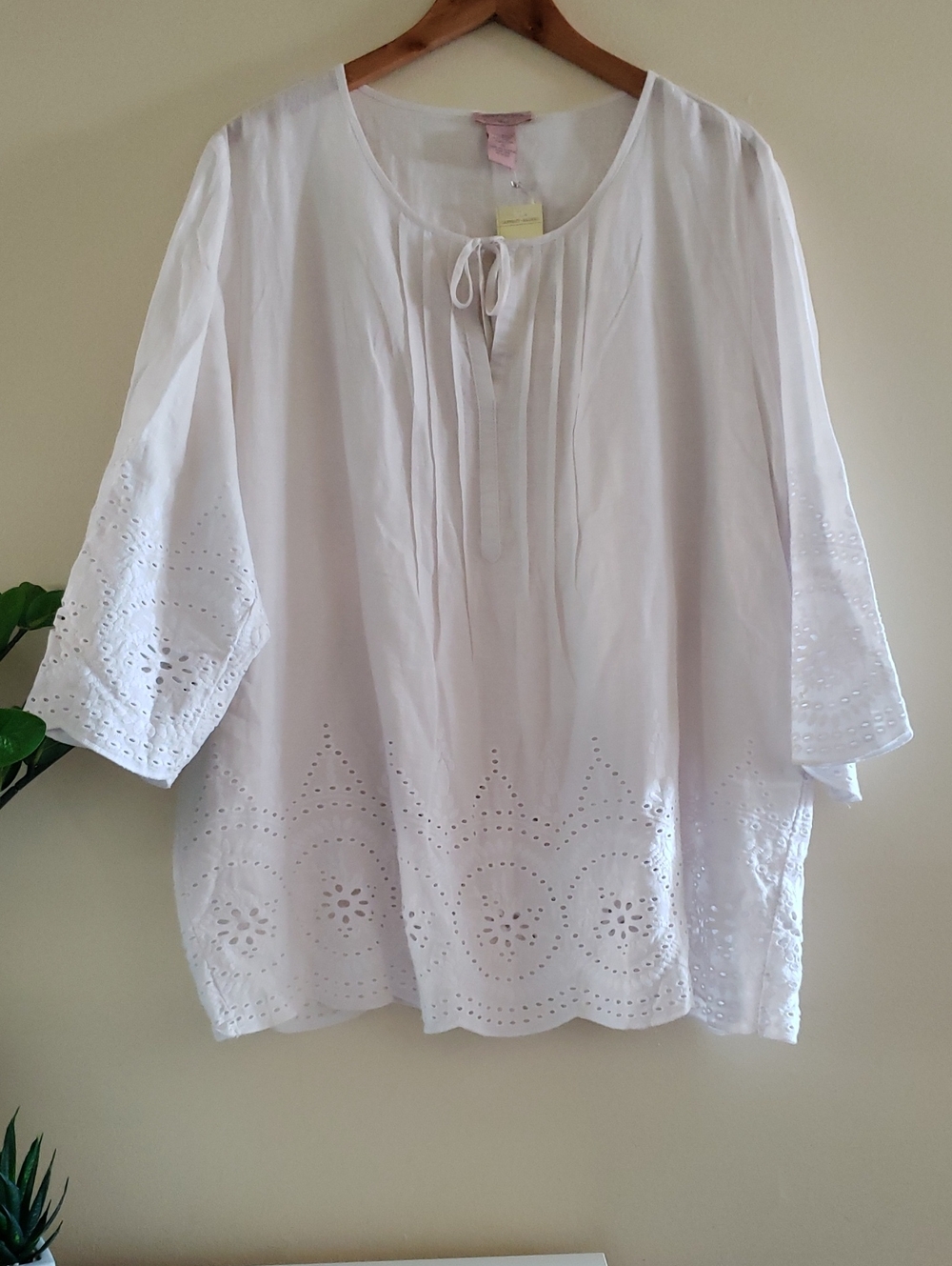 Saint Tropez West BNWT Linen & Rayon Tunic With Embroidered Eyelet Detailing -1X